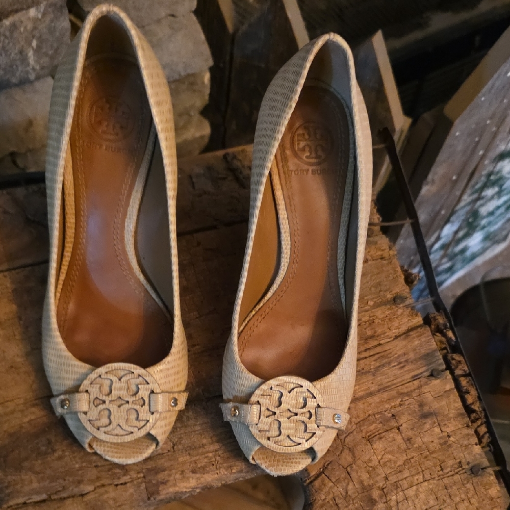 Tory Burch Textured Tan Heels